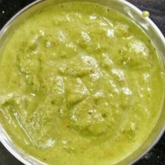 A picture of Green chutney.