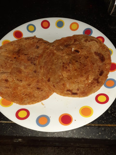 મસાલા લચ્છા પરાઠા (Masala Lachha Paratha Recipe In Gujarati) રેસીપી મુખ્ય ફોટો