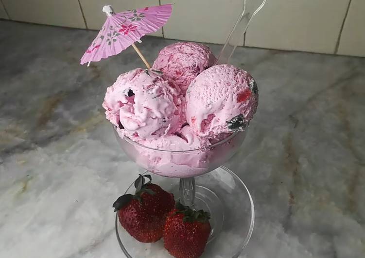 Recipe of Perfect Tutti Fruity and Strawberry Icecream#Eid Special