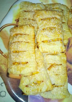 Pizzás, sonkás, kukoricás leveles recept fotója