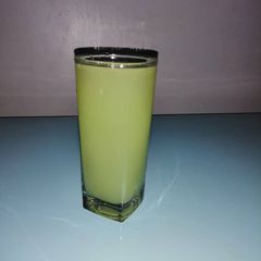 A picture of Cocumber lemonade.