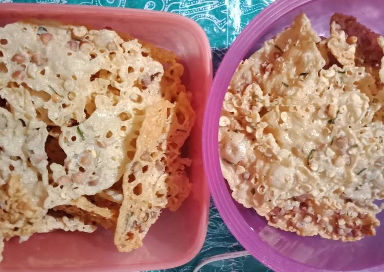 Rempeyek kacang tanah