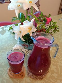 A picture of Beet and Apple Juice (Vegetarian).