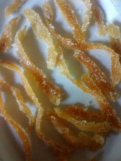 Una foto de Cascarita de naranja caramelizada
