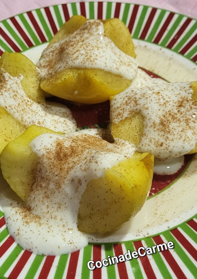 Una foto de Manzanas asadas con crema de queso dulce y canela