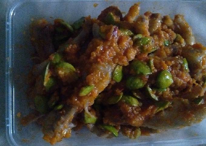 Sambal ceker petir petai