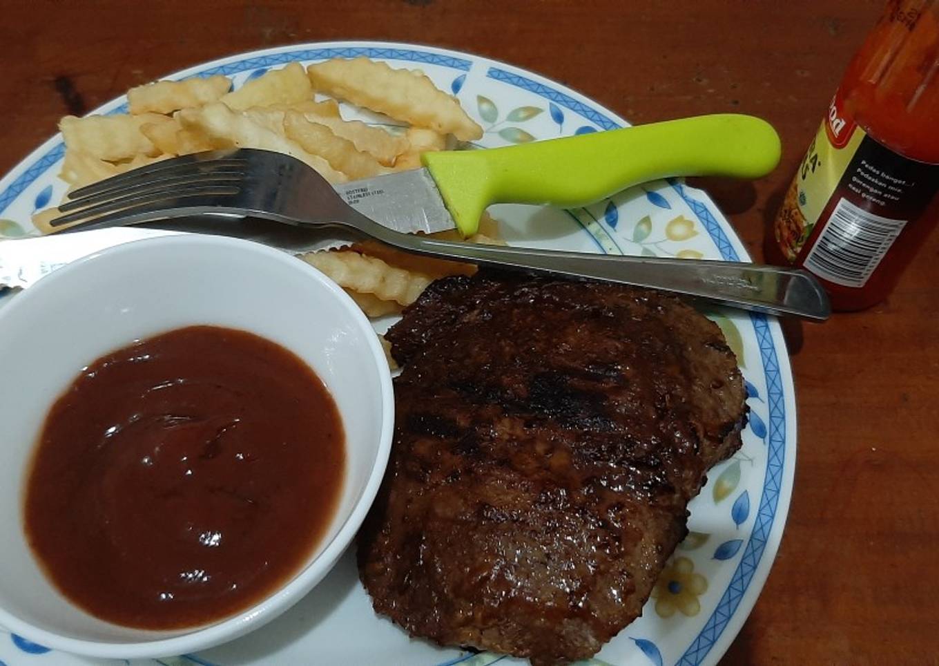 Steak dan kentang goreng