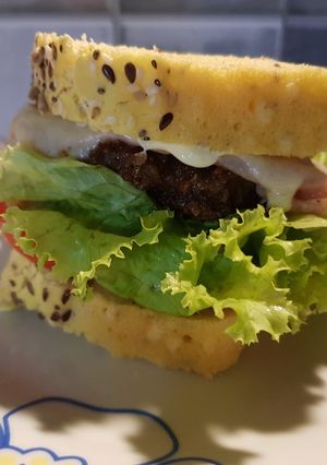 Una foto de Hamburguesa completa al pan sin gluten 100% casero