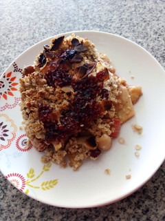 Una foto de Postre migas y frutas
