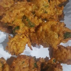 A picture of Rice pakoda.