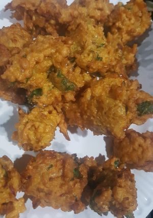 A picture of Rice pakoda.