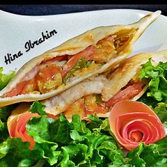A picture of Pita bread Shawarma.