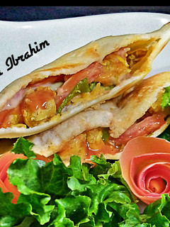 A picture of Pita bread Shawarma.