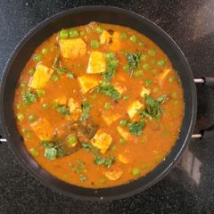 A picture of Mutter Paneer.