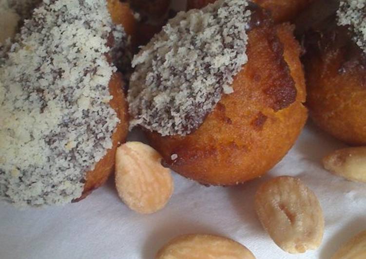 Buñuelos de yogur de fresa y chocolate