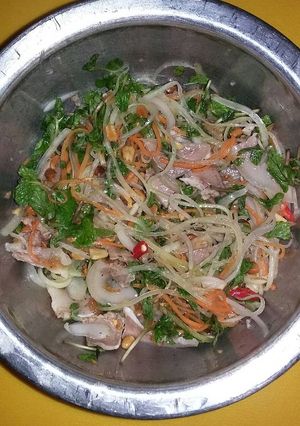 Hình của món Tai mui trộn.