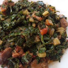 A picture of Fried Spinach with beef.