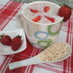 A picture of Strawberry Oat smoothie.