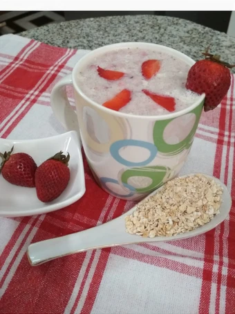 Easy Steps Prepare|Recipe} Strawberry Oat smoothie the Can Spoil the Tongue, Really Delicious