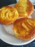 Tartaletas de manzana y yogurt de vainilla
