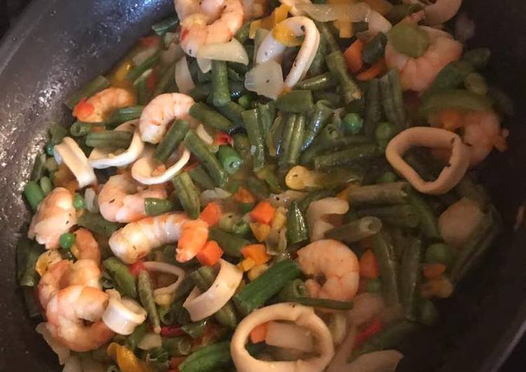 Steps to Make Any-night-of-the-week Seafood Stirfry