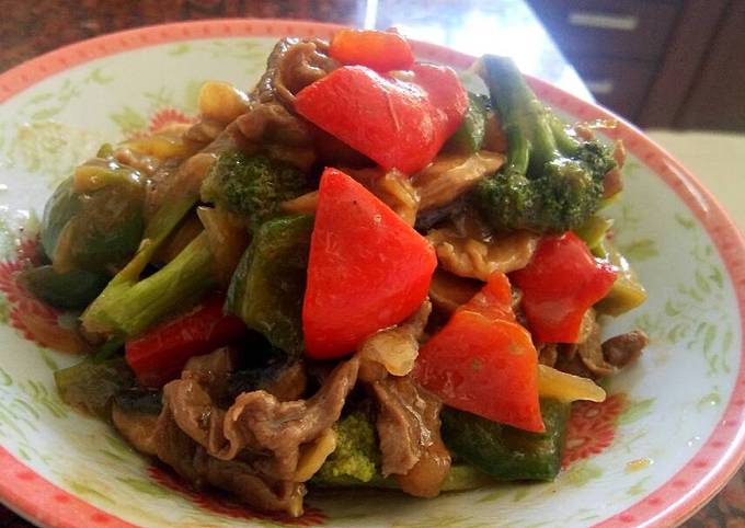 Resep Daging sapi cah paprika brokoli ucu oleh Sheily Novita - Cookpad