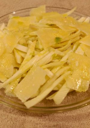Una foto de Ensalada de hinojo con queso Grana Padano