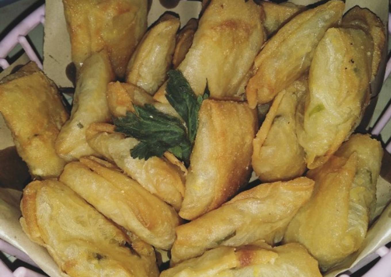 Lumpia sehun (isi telur bihun) enak😆