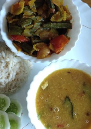 A picture of Dinner onion and lady fingers Sabzi.