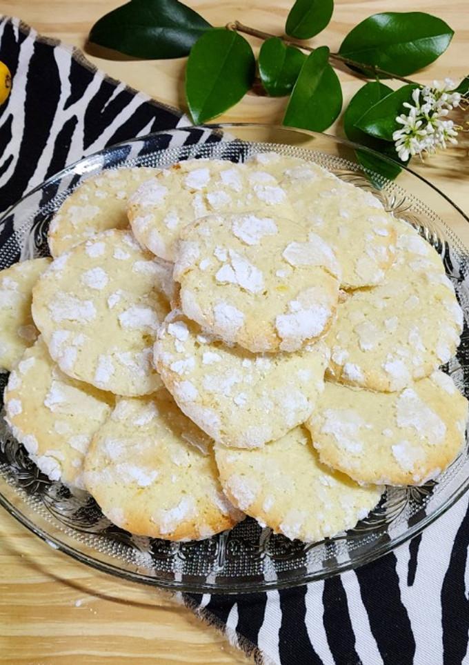 Una foto de 🫚🍋🥥 Galletitas craqueladas de jengibre, limón y coco 🥥🍋🫚