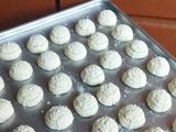 Kue bangkit santan