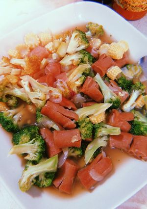 Foto resep Tumis brokoli sosis