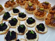 Una foto de caviar negro
