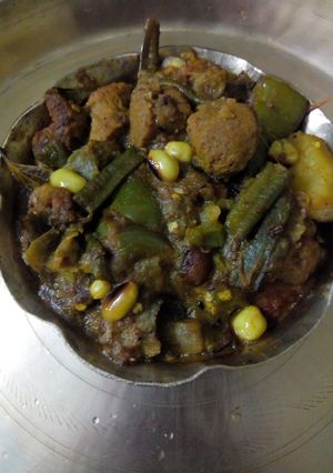 নিরামিষ সবজি(niramish sabji recipe in Bengali) রেসিপির প্রধান ছবি