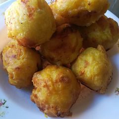 Tumeric potato croquettes A picture of Tumeric potato croquettes.