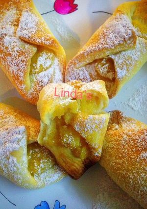 Hình của món Apple Kolachies (Bánh nhân táo kiểu Tiệp).