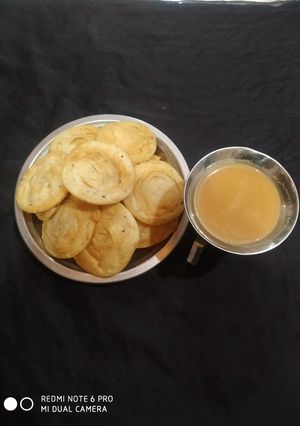 ખાજા પૂરી (Khaja Puri Recipe In Gujarati) રેસીપી મુખ્ય ફોટો