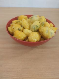 અડદ ની દાળ ના વડા (Urad Dal Vada Recipe In Gujarati) રેસીપી મુખ્ય ફોટો