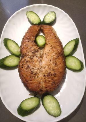 A picture of Salmon with Hetbs.