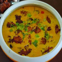 A picture of Kadhi Pakoda.