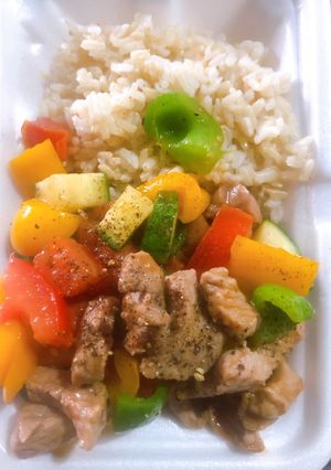 A picture of Eat Clean Brown Rice with Shaking Beef (Bò Lúc Lắc).