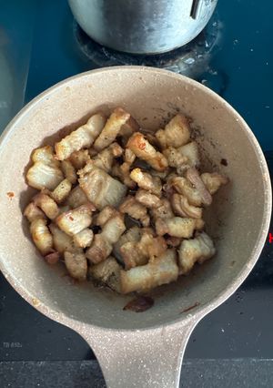 Hình của món Kho thịt ba chỉ KHO KHÔ.