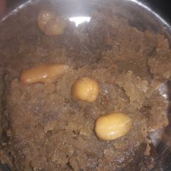 A picture of Jaggery halwa.