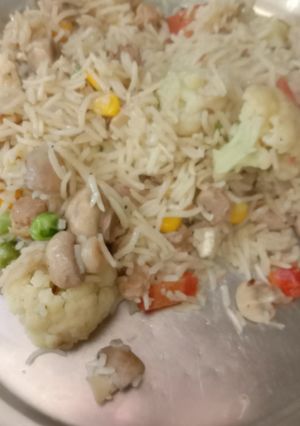 A picture of Vegetable Pulao.