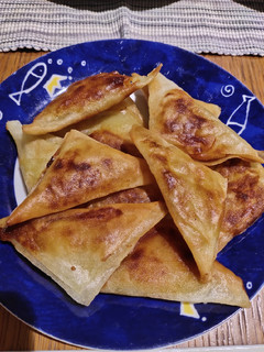 A picture of Spring Roll in Triangular Shape☺️.