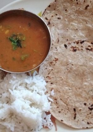 અડદ દાળ (Urad Dal Recipe In Gujarati) રેસીપી મુખ્ય ફોટો