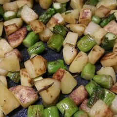 Sautèed asparagus and potatoes A picture of Sautèed asparagus and potatoes.