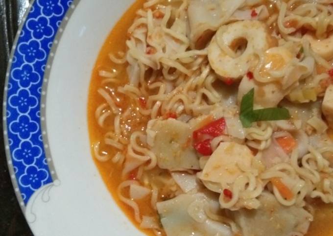 Tomyam Mie Seafood