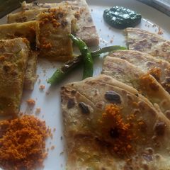 A picture of Vadapav Paratha.