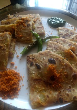 A picture of Vadapav Paratha.